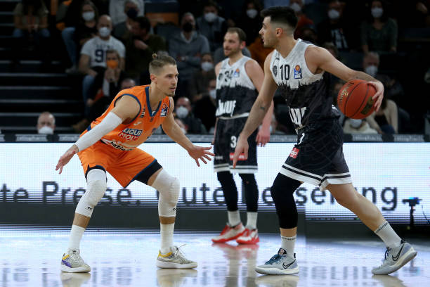 也是决定他 也是决定他